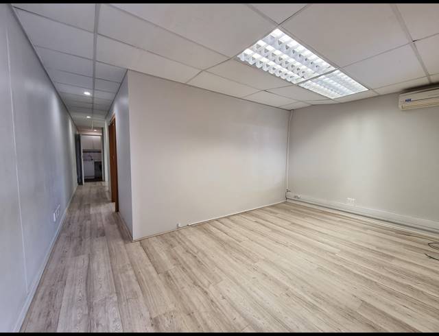 87M² OFFICE TO LET IN TYGER WATERFRONT